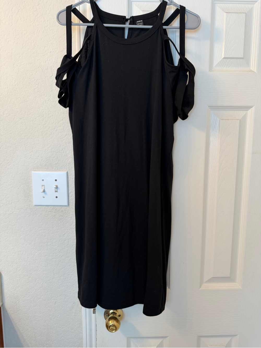 SHEIN Black Cold-Shoulder Midi Dress with Strap Details
